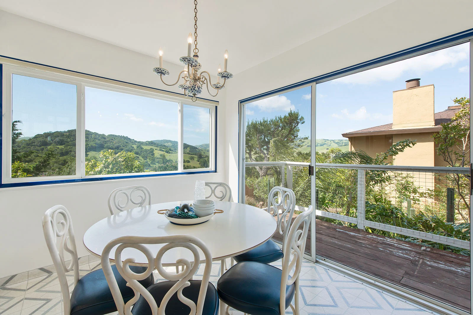 Kitchen table - deck.jpg
