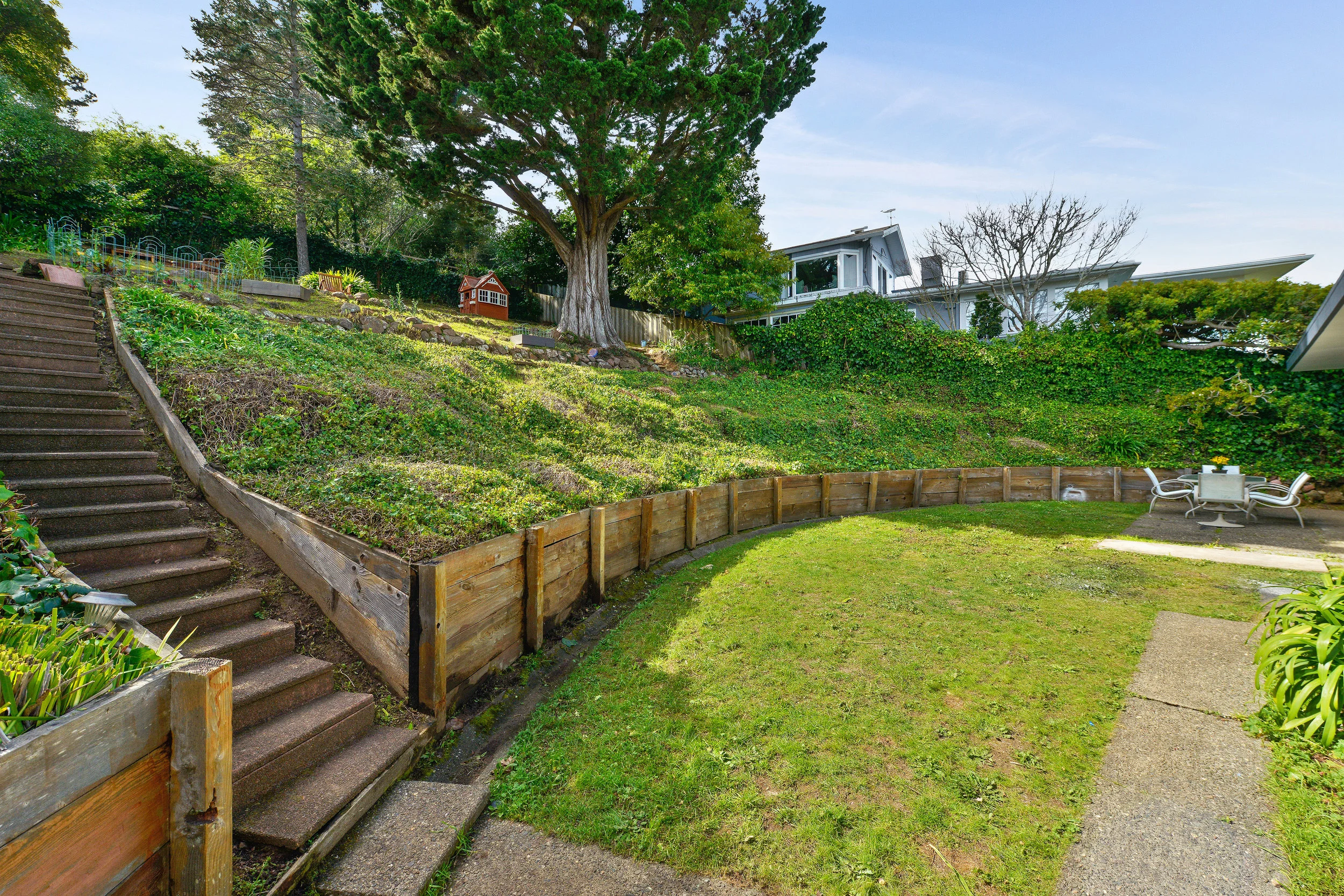 Exterior - backyard stairs to table.jpg