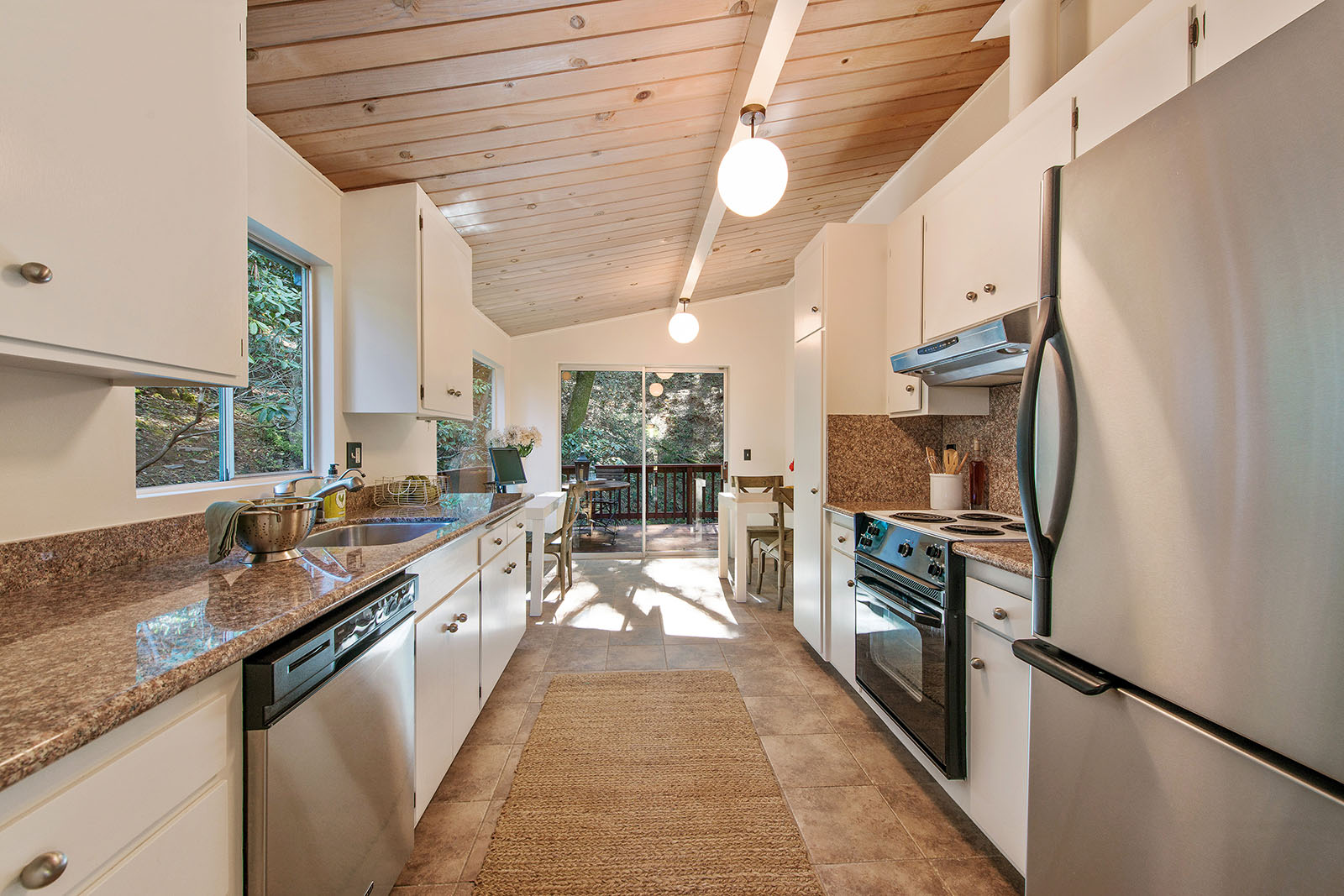 Kitchen to breakfast nook.jpg