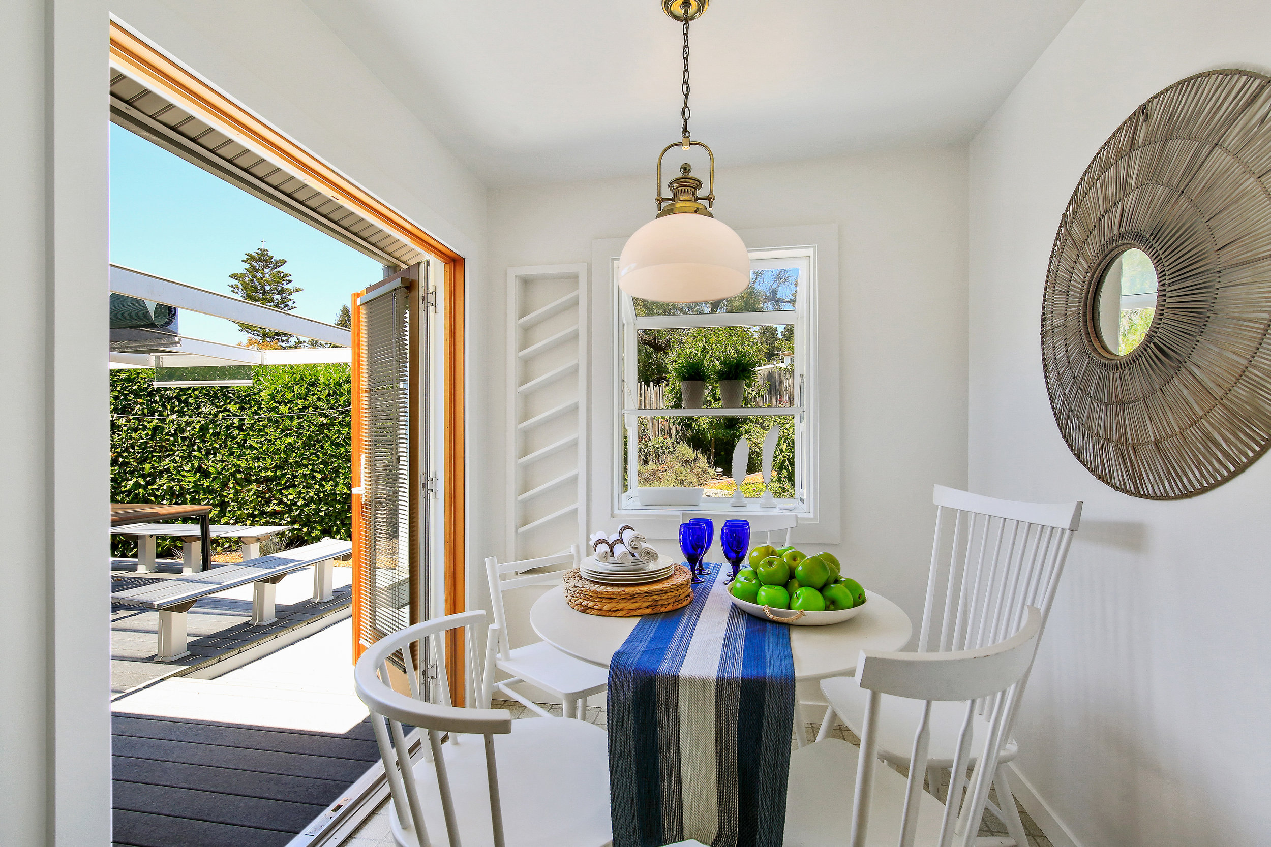 Kitchen - breakfast nook.jpg