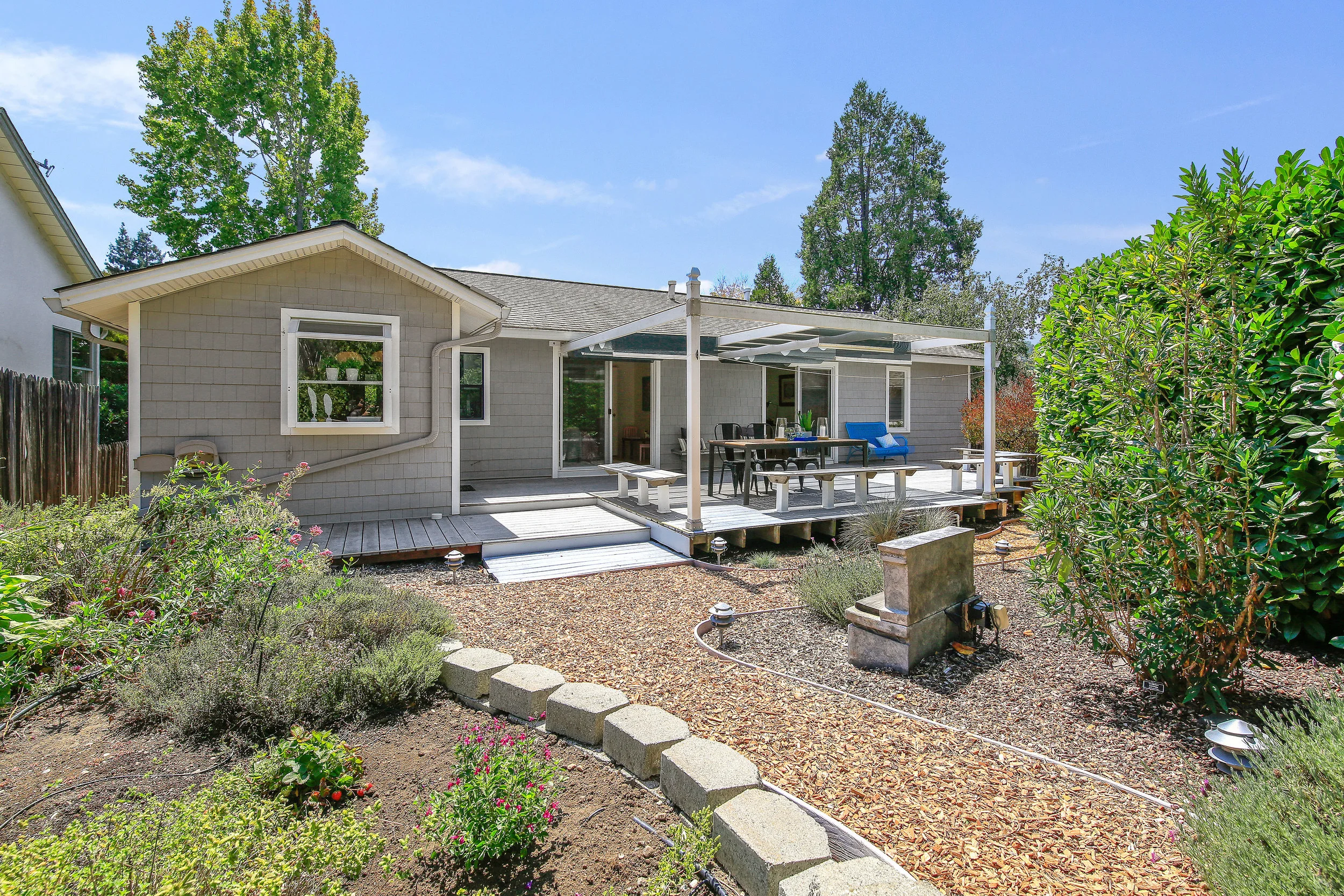 1 ALTA VISTA AVE