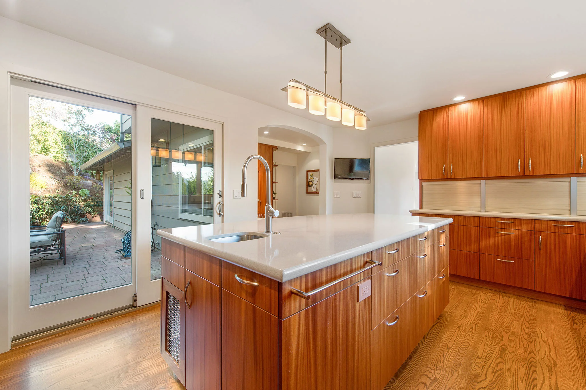 kitchen to patio.jpg