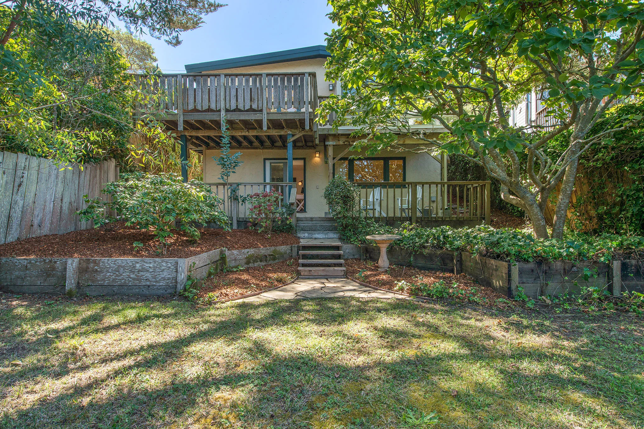 BACKYARD TO HOUSE.jpg