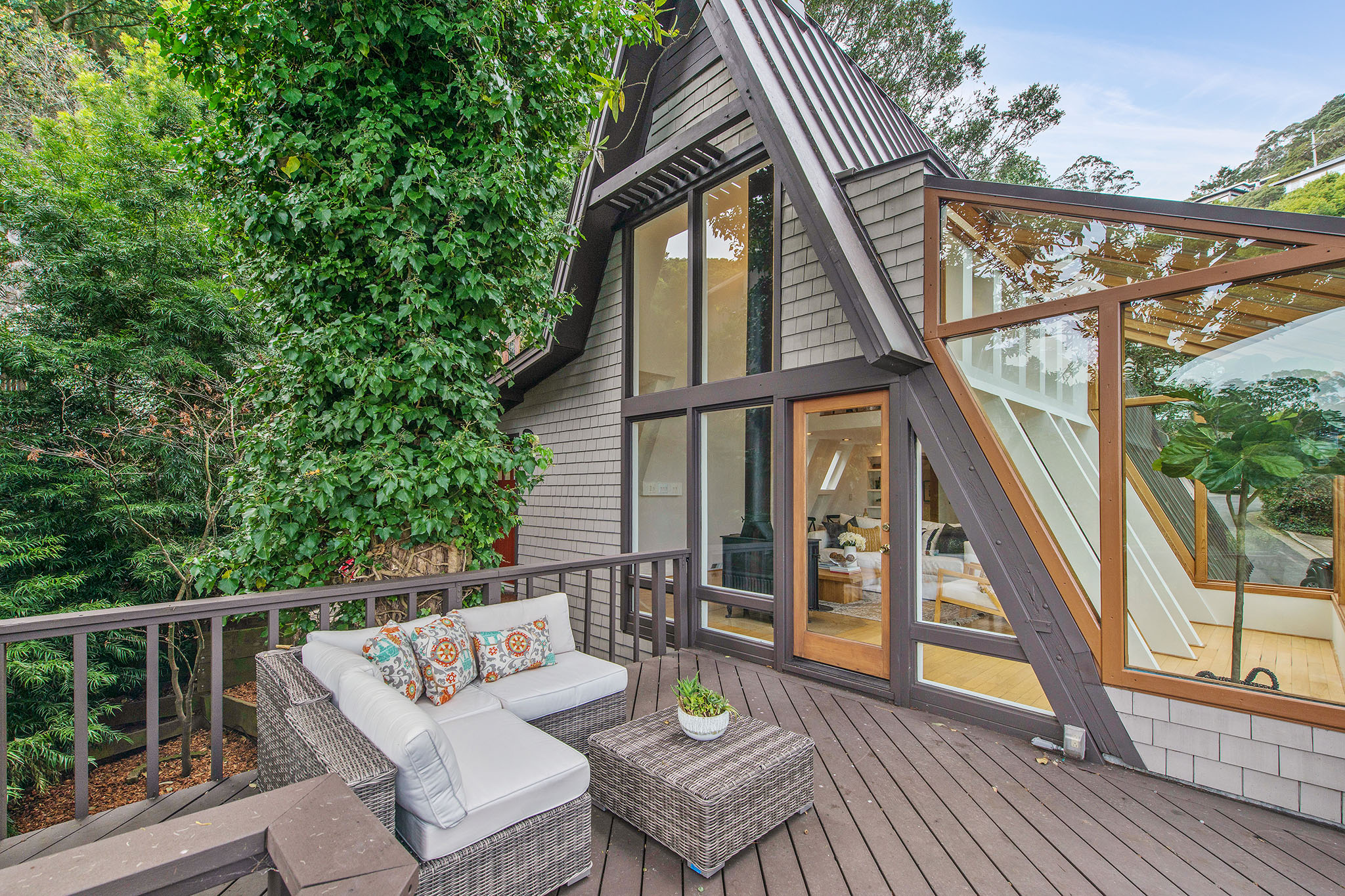 Deck - to house.jpg