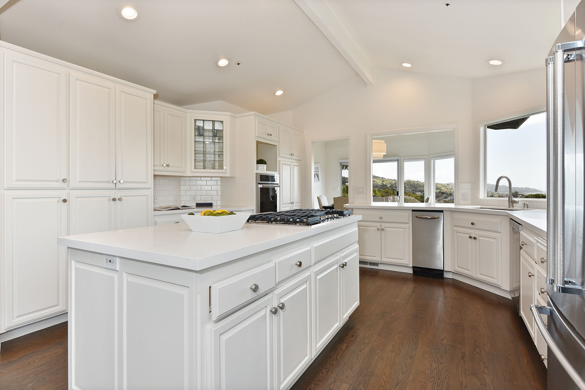 Kitchen 2.jpg