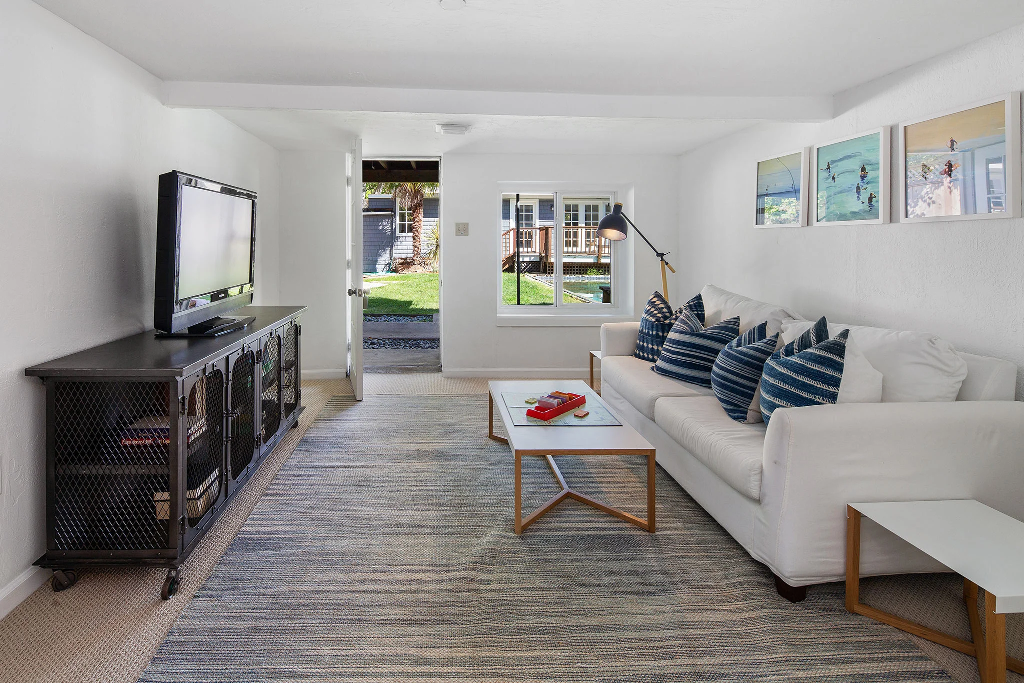 Bonus carpet living room.jpg