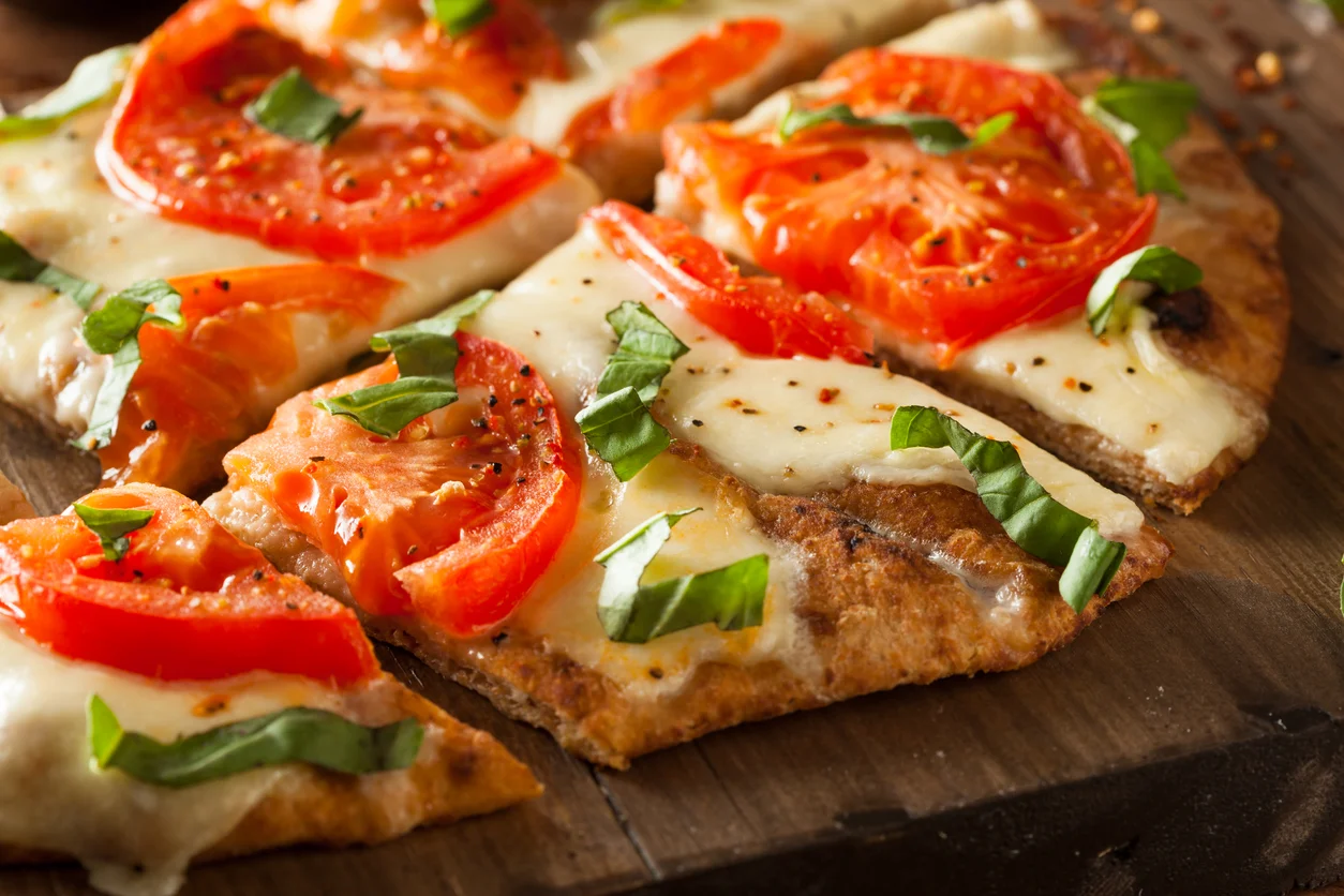 Pizza Night! Spinach & Tomato w Mixed Greens.jpg