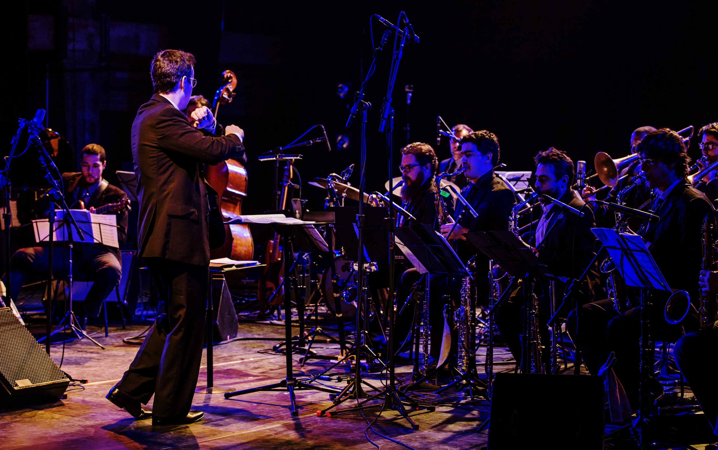 Rafael Piccolotto de Lima and Orquestra Urbana at SESC POMPEIA, São Paulo, Brazil.