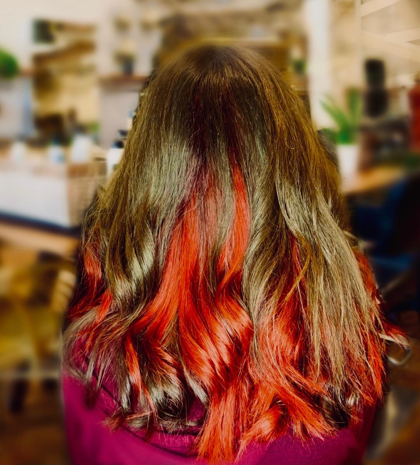 Melted deep red/violet to stop sign red under color. Get your under color on!!! #undercolors #davinescolor #chicagocolorist #redhair #hairofinstagram @salonhex