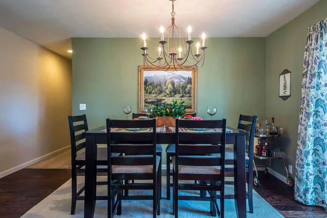5050 Ringwood St Simi Valley-small-009-14-1220257-666x444-72dpi.jpg