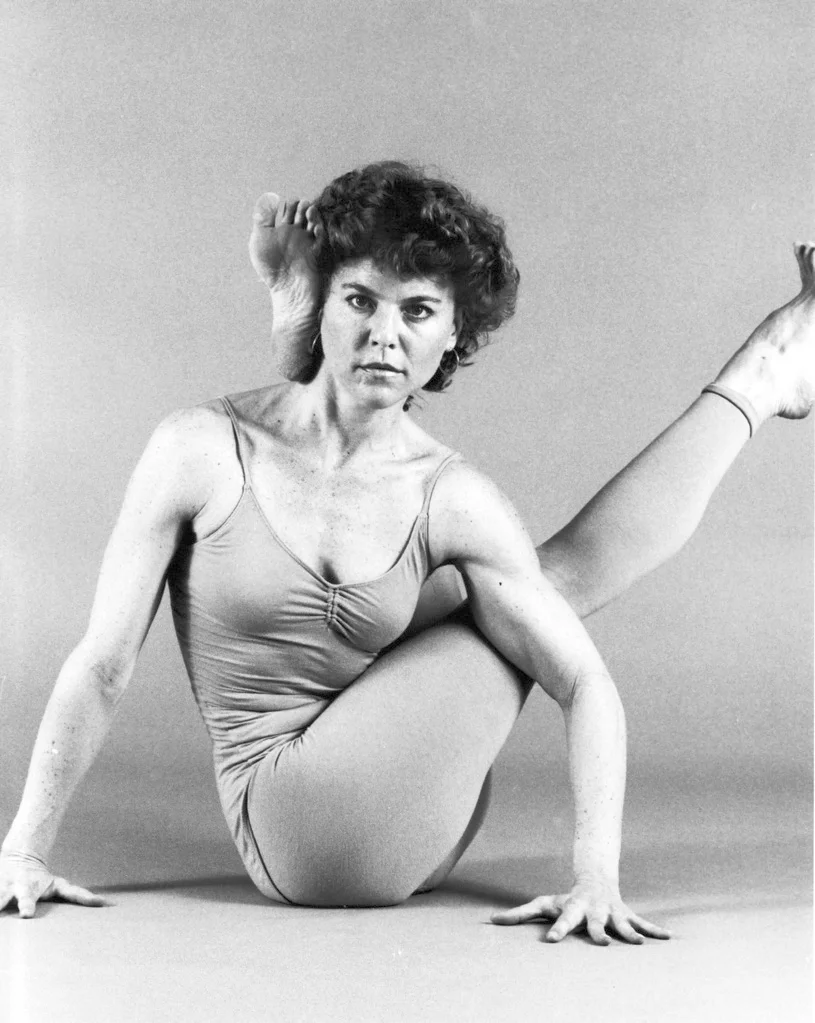 patty-townsend---1985---eka-pada-sirsasana-with-a-twist_7552995668_o.jpg