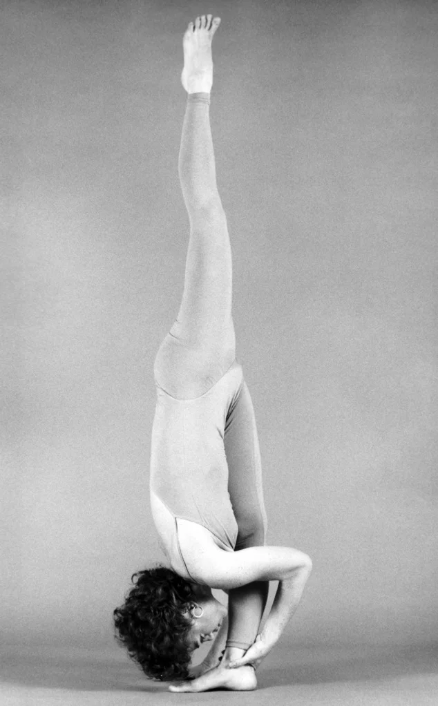 patty-townsend---1985---urdhva-prasaritta-eka-padasana-6_7553038054_o.jpg