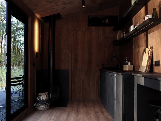 Country_dark_interior2.jpg