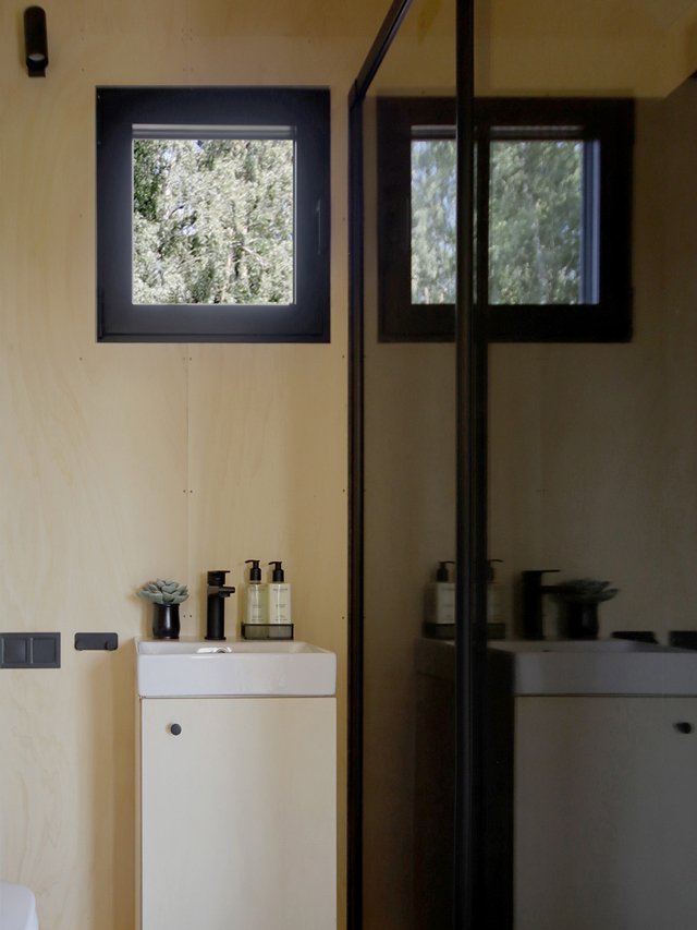 PURA_with_ladder_interior-bathroom1.jpg