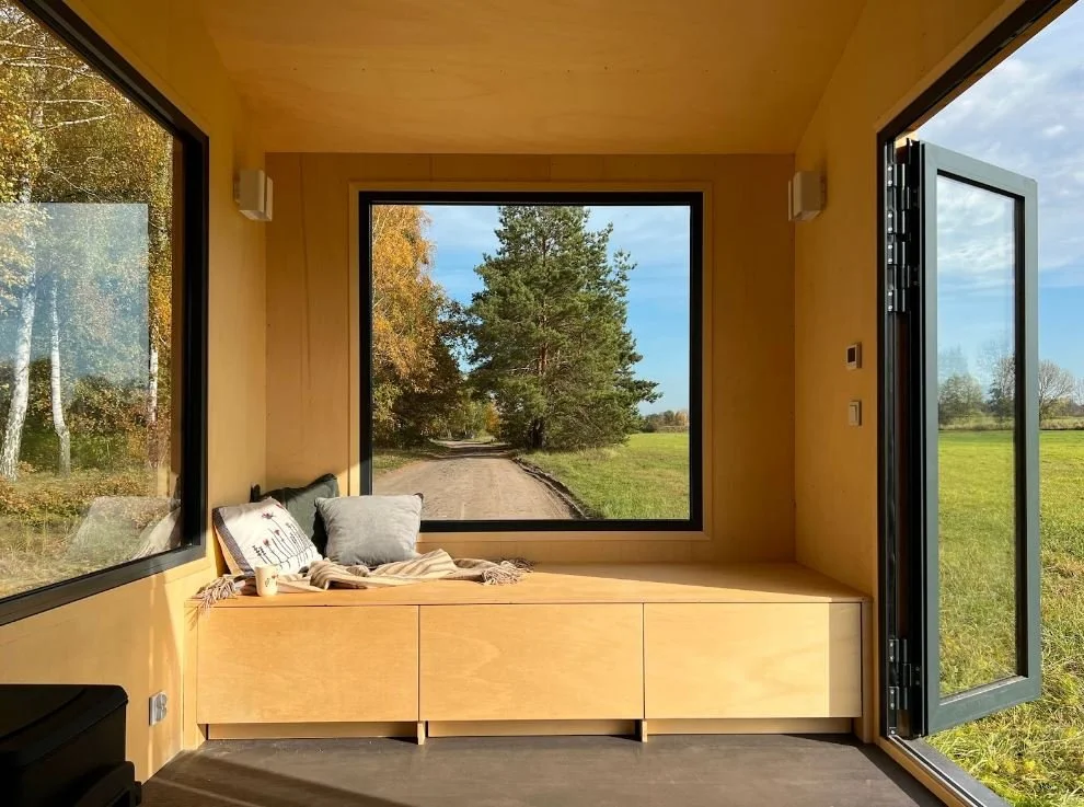  A mobile home provides flexibility of choice - change plans, change places, change views. Photo: REDUKT 