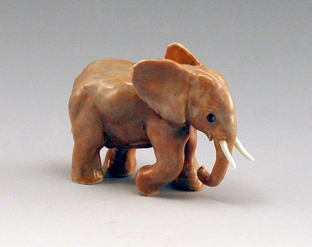 Small elephant sculpture, about 2 inches tall