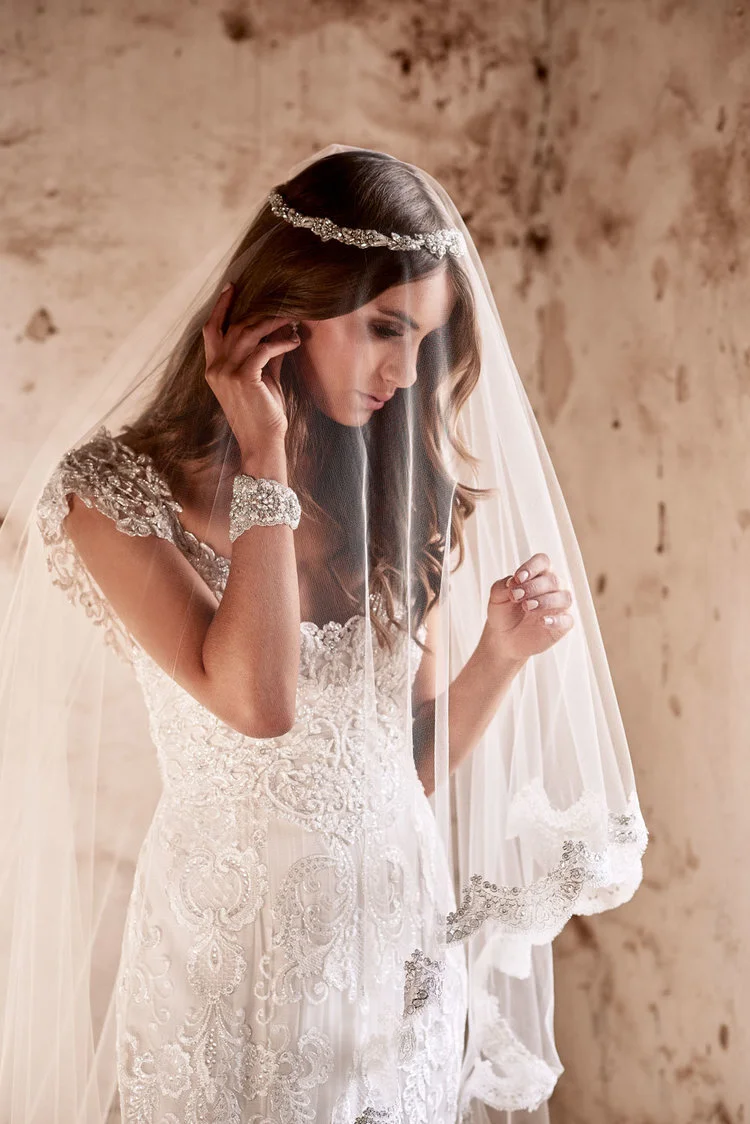 lace veil with lace dress