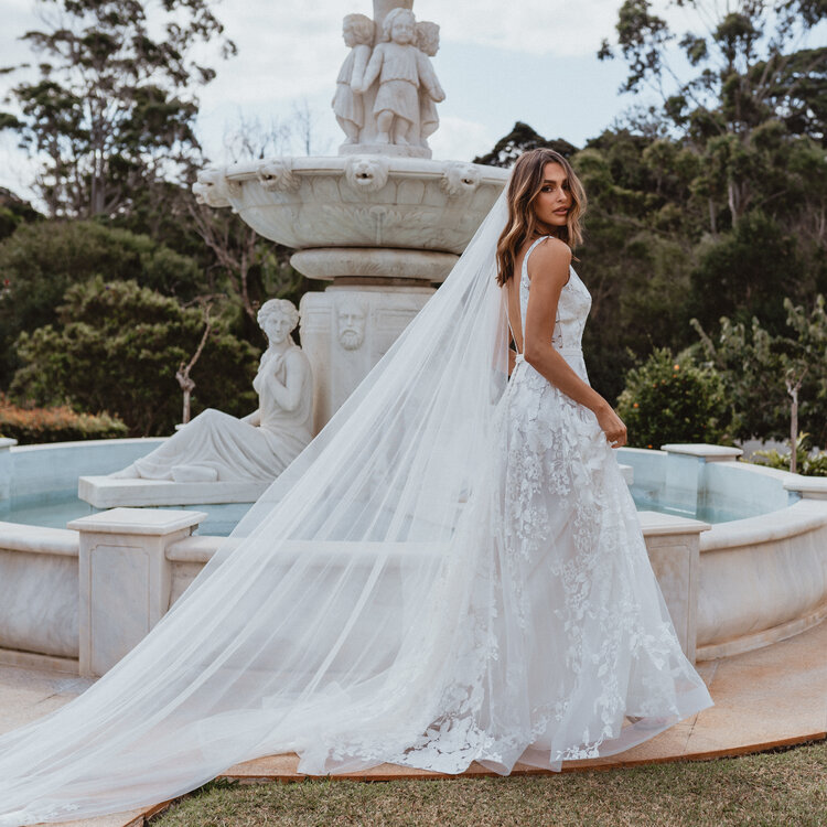 Modern wedding veils — Anna Campbell