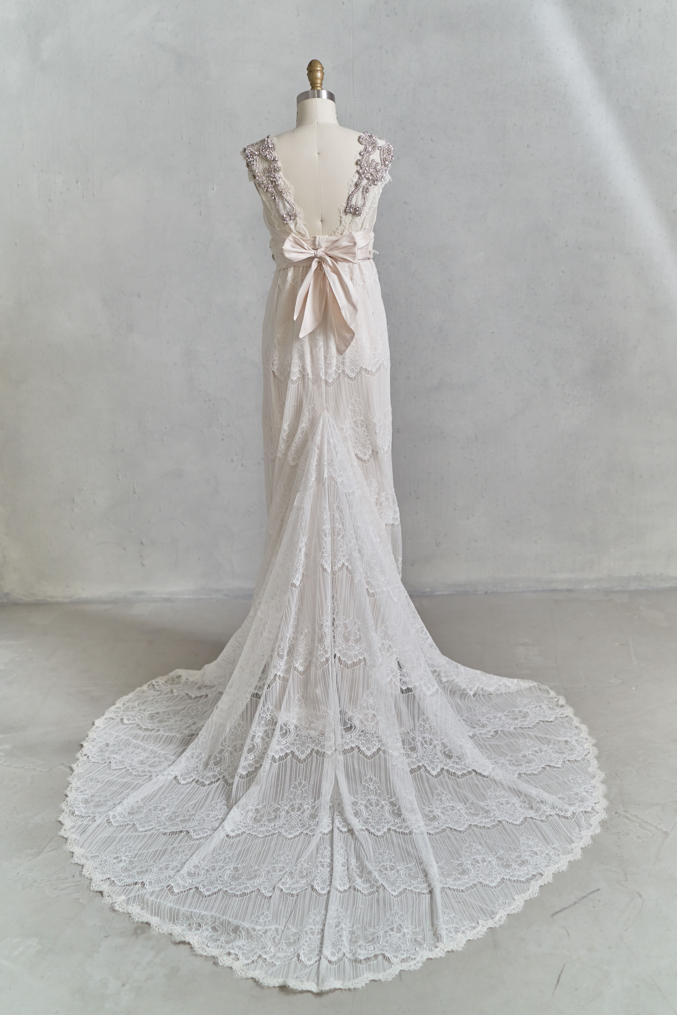 Amy Slimline Lace Dress | Extra Small