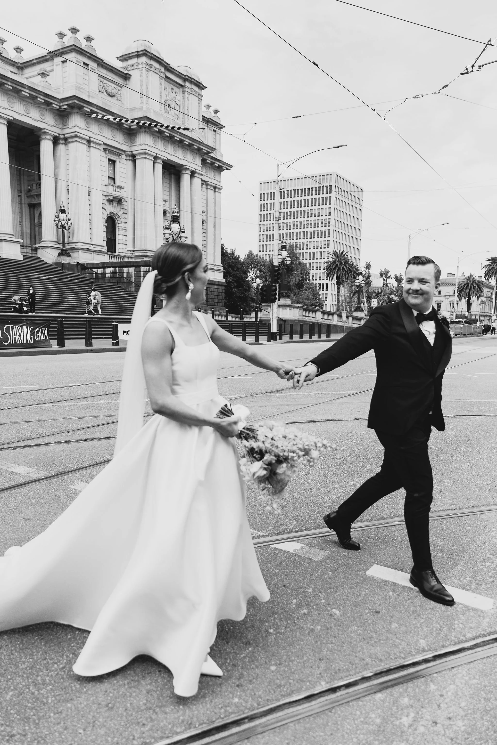 jessnichollsphotography_melbournewedding_thestatelibrary_gavin&erica_sneakpeek_056.JPG