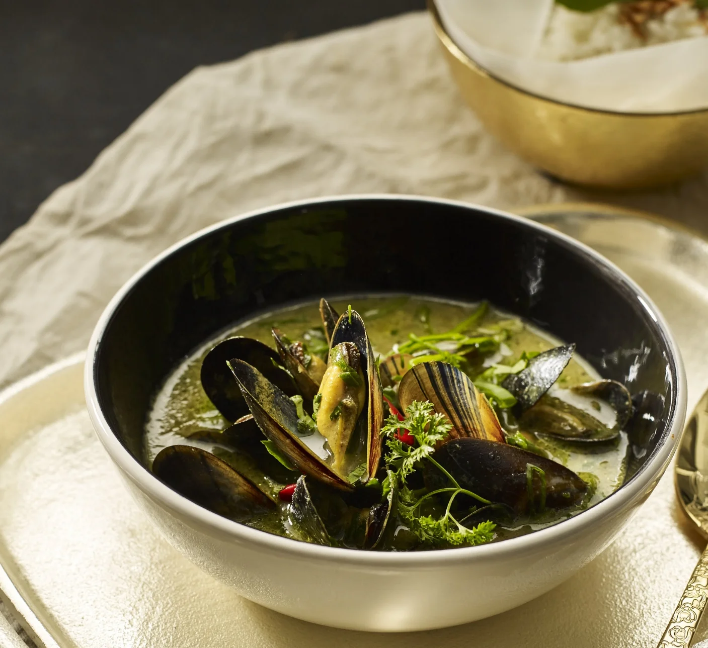 MUSSELS WITH GREEN THAI CURRY
