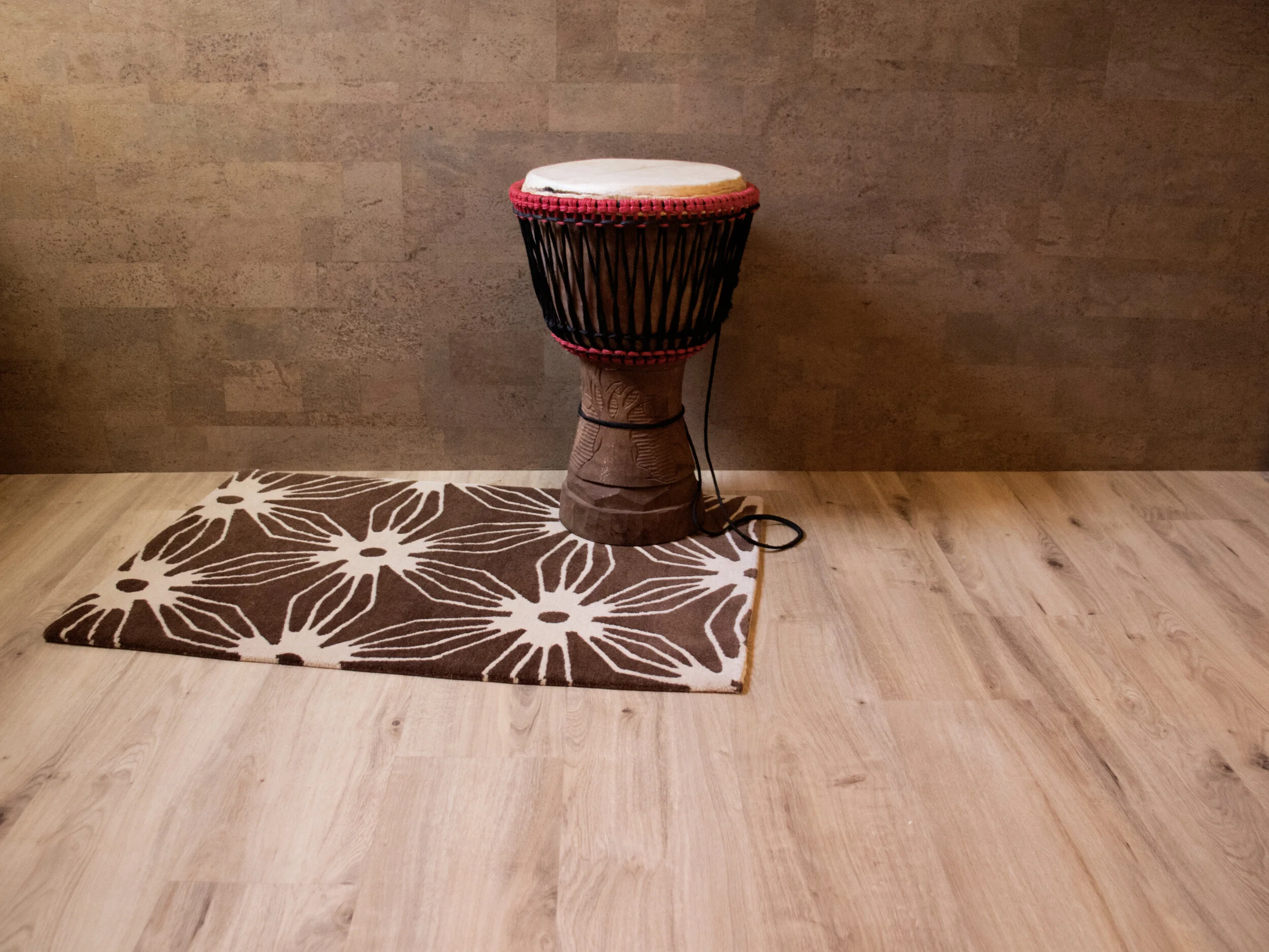 Amorim’s new product WISE featured in the showroom along with a Wicanders’ cork on the wall behind