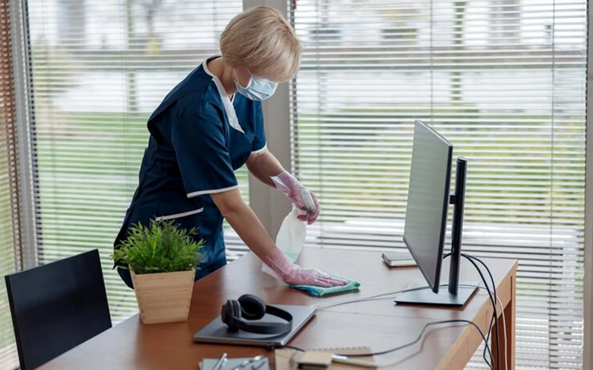 Home Office Setup 2025: Clean Space — Susan Newberry Designs | Custom ...