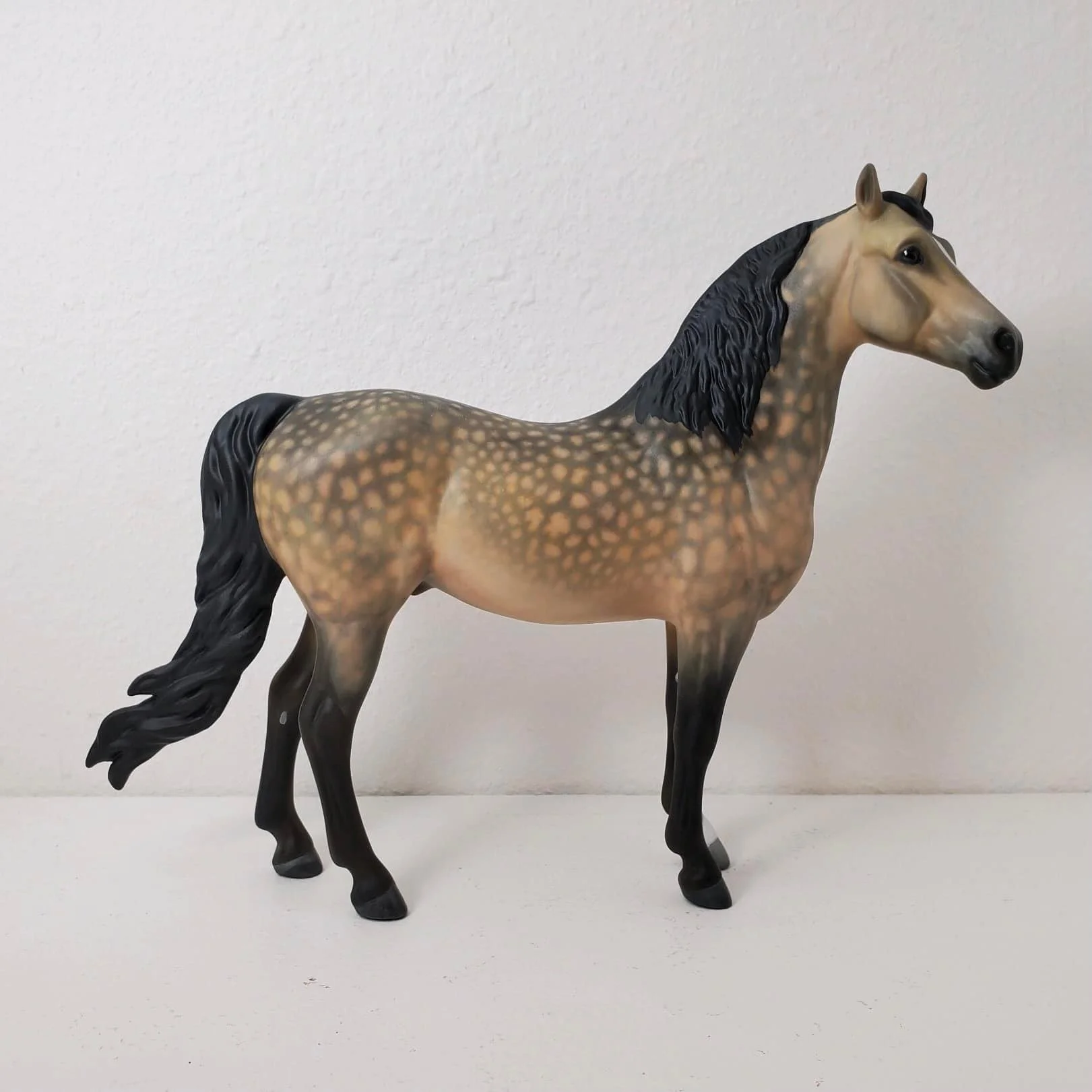 Buckskin Classic Breyer