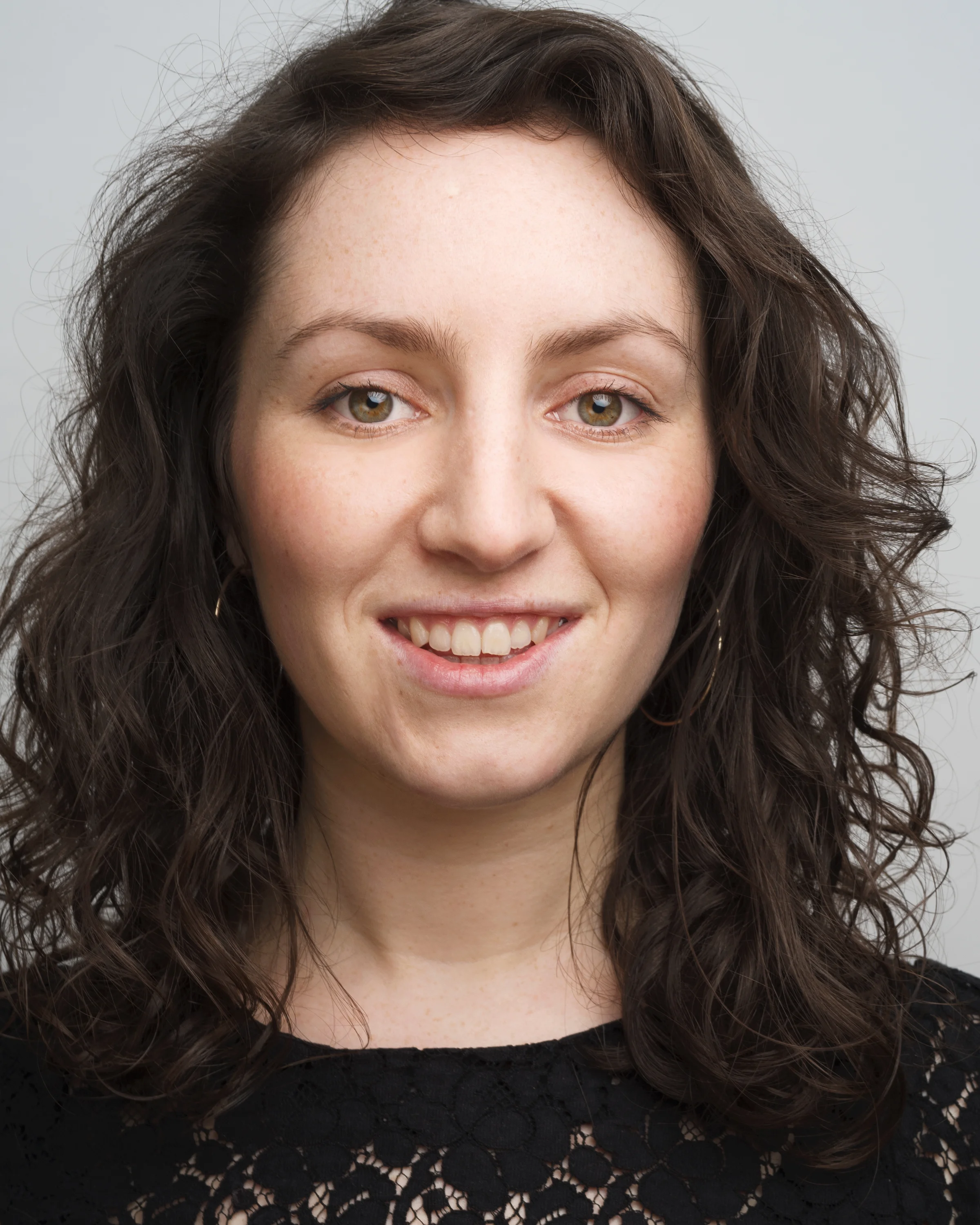 Hannah Parker - Core Artist Hannah trained at the Royal Conservatoire of Scotland along with the rest of the Now What company. Before her time in Glasgow Hannah spent years as a jobbing actor touring Britain both on foot ( Sabotage Theatre ) and in a variety of white vans ( RISE Theatre , Riding Lights Theatre ) performing in theatres, community halls, and muddy fields. If you'd like to learn more about Hannah, click here !