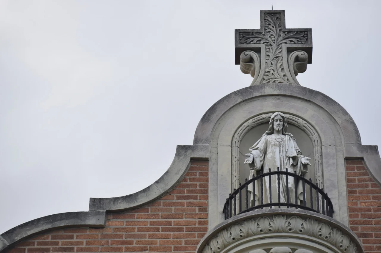 faceinstoneinJesus (1280x851).jpg