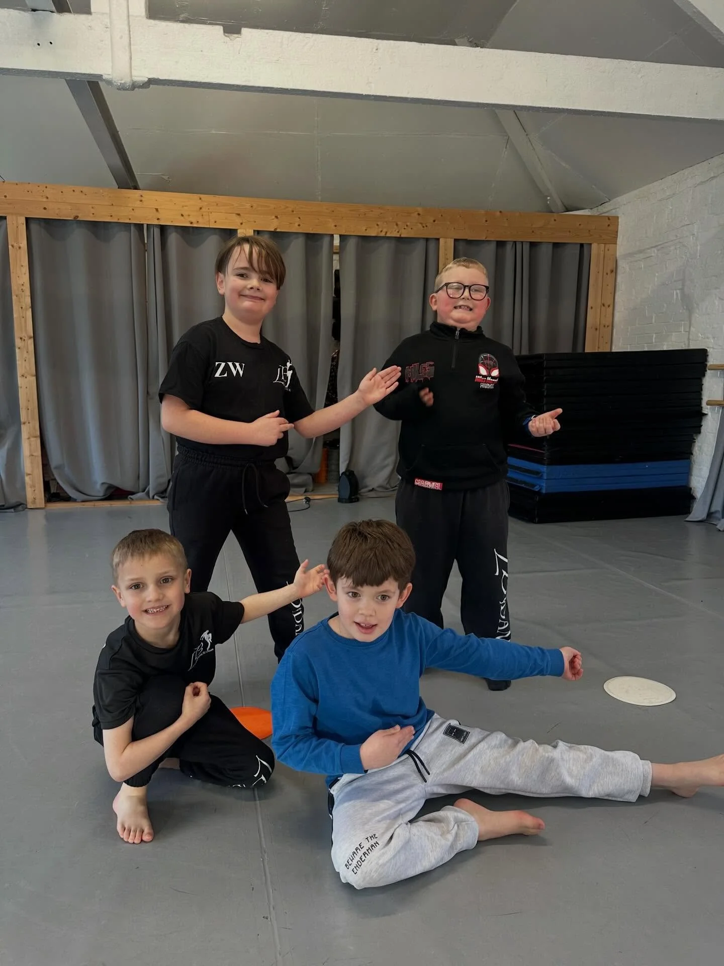 Boys street dance working hard🎸