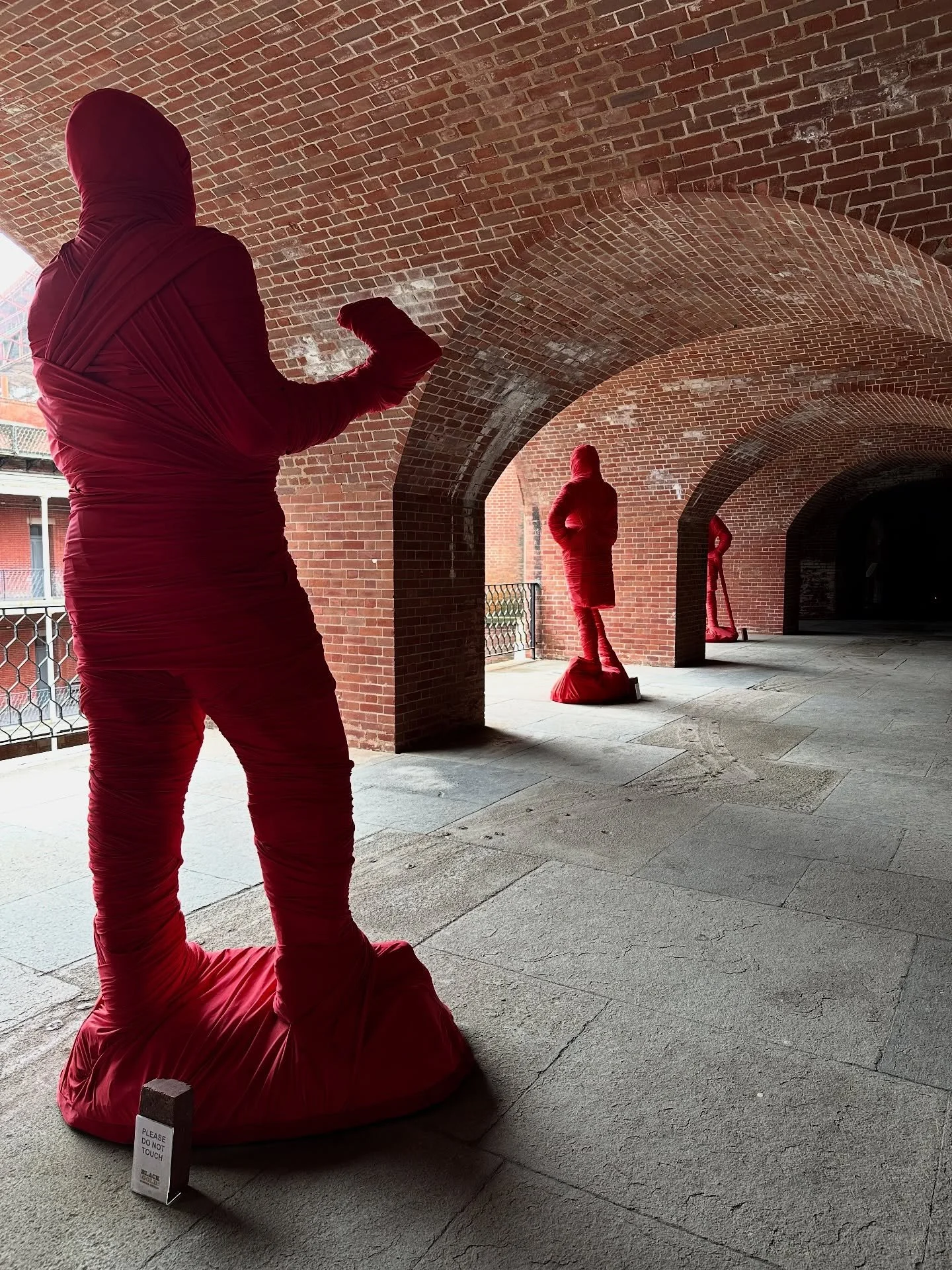 @for_site 𝘽𝙡𝙖𝙘𝙠 𝙂𝙤𝙡𝙙 features the work of seventeen contemporary artists and collectives spotlighting how Black communities have shaped, and continue to shape, California&rsquo;s cultural and political landscape. Set within Fort Point, 𝘽𝙡?