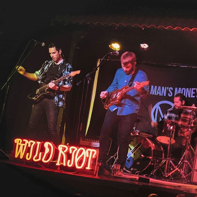 Happy memorial day weekend, what you been up to? 😎🤘
.
.
.
.
#oldmansmoney #newmusic #indierock #alternative #livemusic #sunsetblvd #hollywood #losangeles #losangelesmusic #fender #guitar #bass #drums #drummer