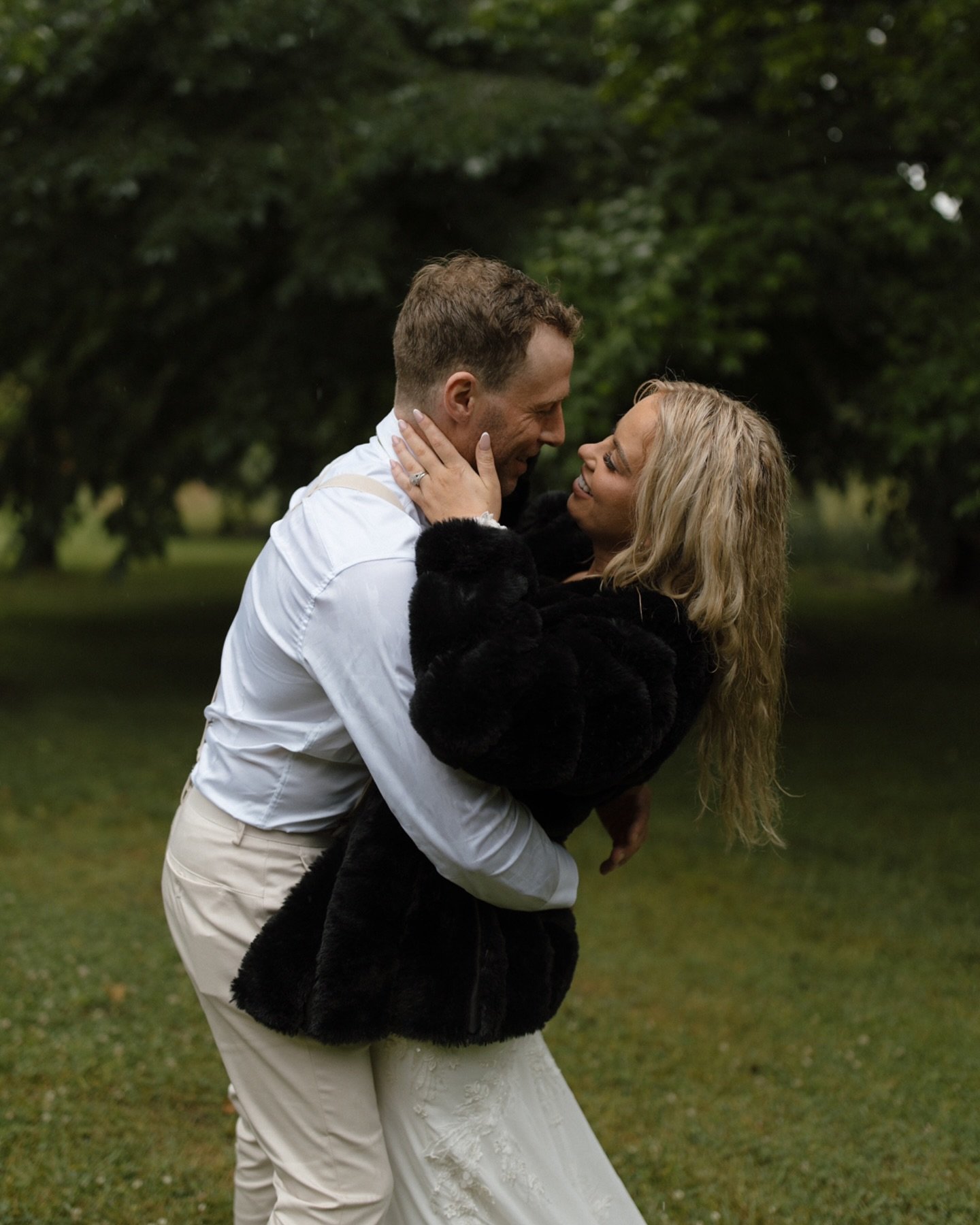 a rainy day filled with love 🥀

www.madifitzgeraldphotography.com

&bull;

&bull; 

&bull; 

#canberraweddingphotographer #southcoastweddingphotographer  #sydneyweddingphotographer #monafarm #monafarmweddings #hopewoodhousewedding #bendooleyestatewe