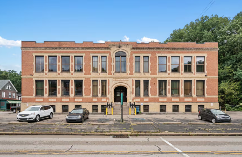 820 Evergreen Ave Pittsburgh, PA 15209 - Front of Building