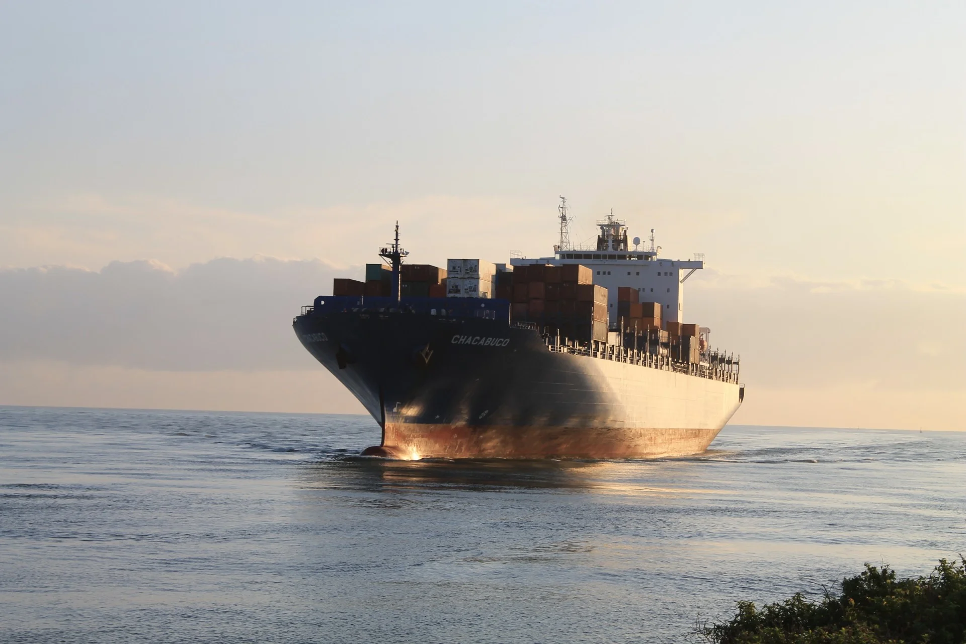 freighter-315201.jpg