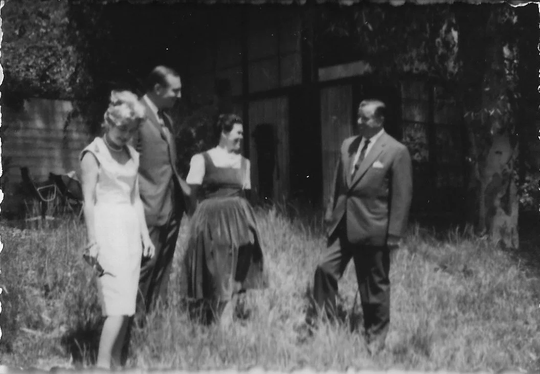 Ray Eames 1961 Eames House Pacific Palisades, Josef and Käthe Pesch with Ray Eames