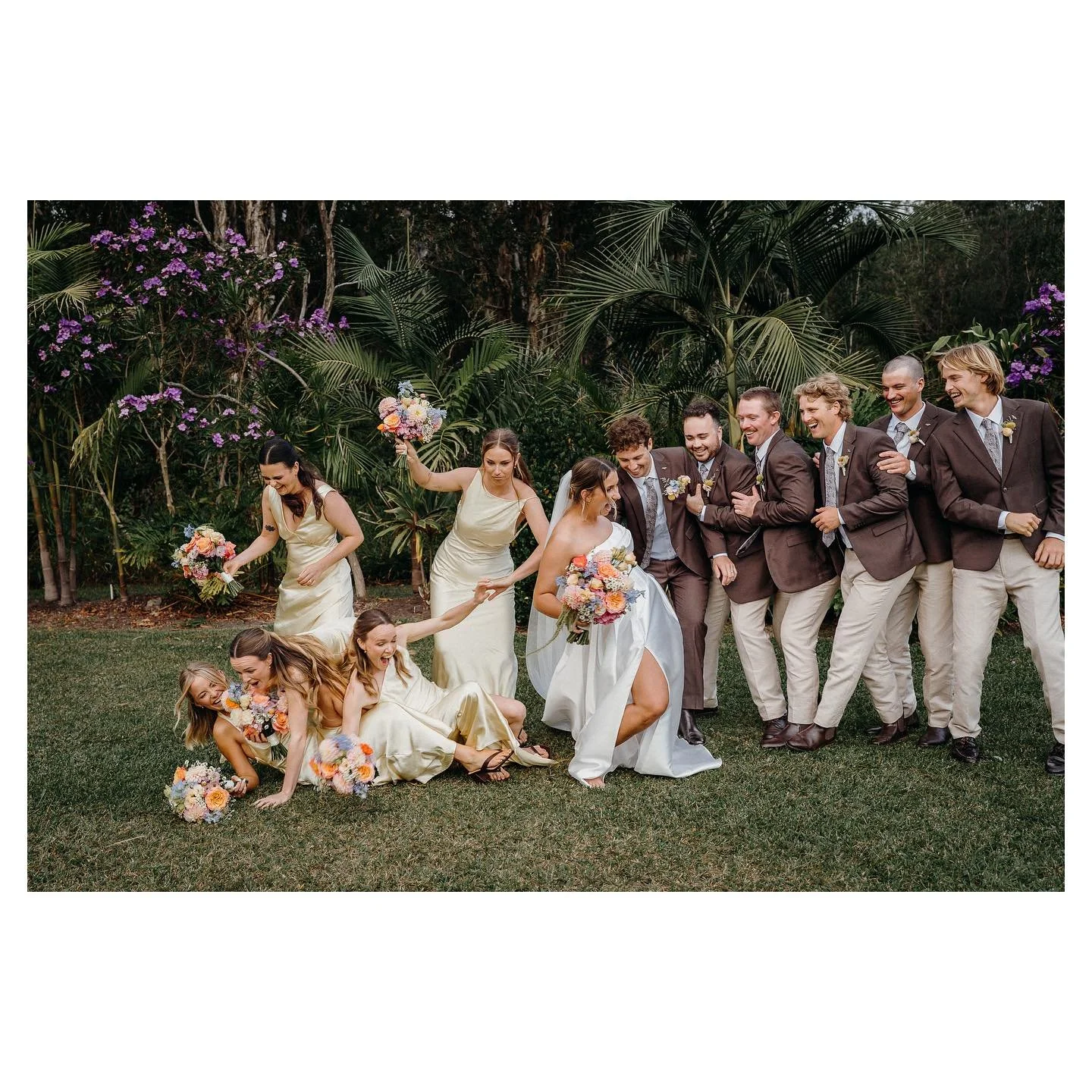 Some Photographers prefer pretty poses.
.
I&rsquo;m here for the out-takes.
.
.
.
Bailey &amp; Beck&rsquo;s amazing Vendor Team:
Venue @goolawahretreat
Florals @touchwoodflowersweddings
Video @lex.visualss 
Celebrant @lovekissconfetti Styling @bellam