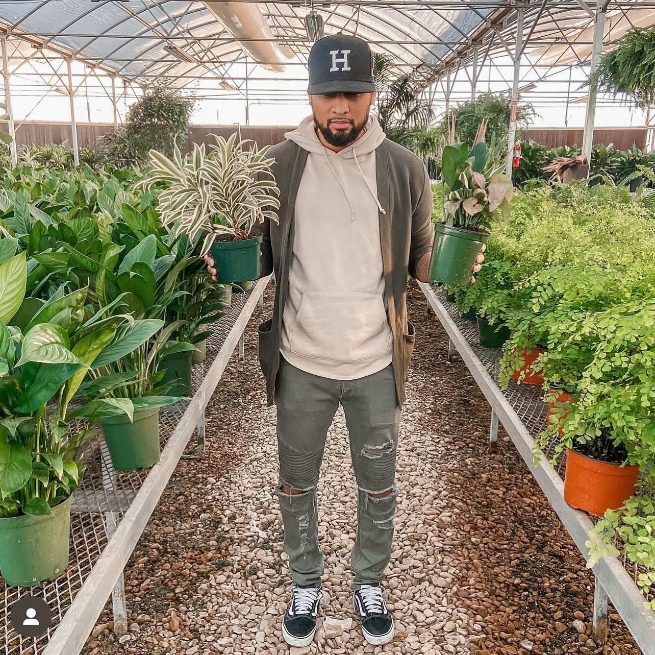 &ldquo;Anyone can be a father, but it takes someone special to be a dad.&rdquo;

Happy Father&rsquo;s Day to our very own Plant Papi @carlosclarke_ 

I gave birth our beautiful twin boys at 12:04 &amp; 12:08am August 27th 2011
At 12:15am @carlosclark