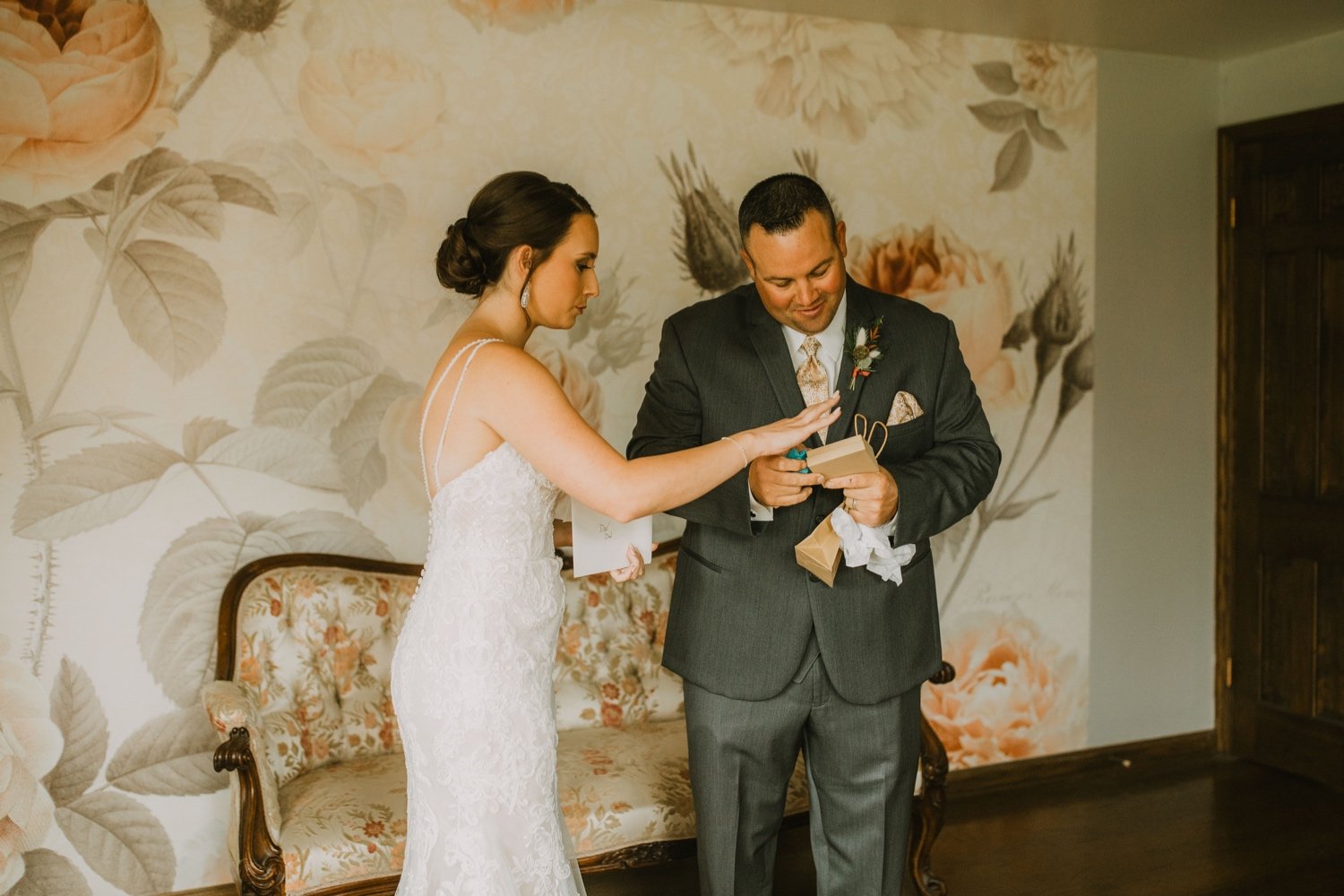 17_P&B-Milwaukee Wedding Photographer Videographer-131.jpg