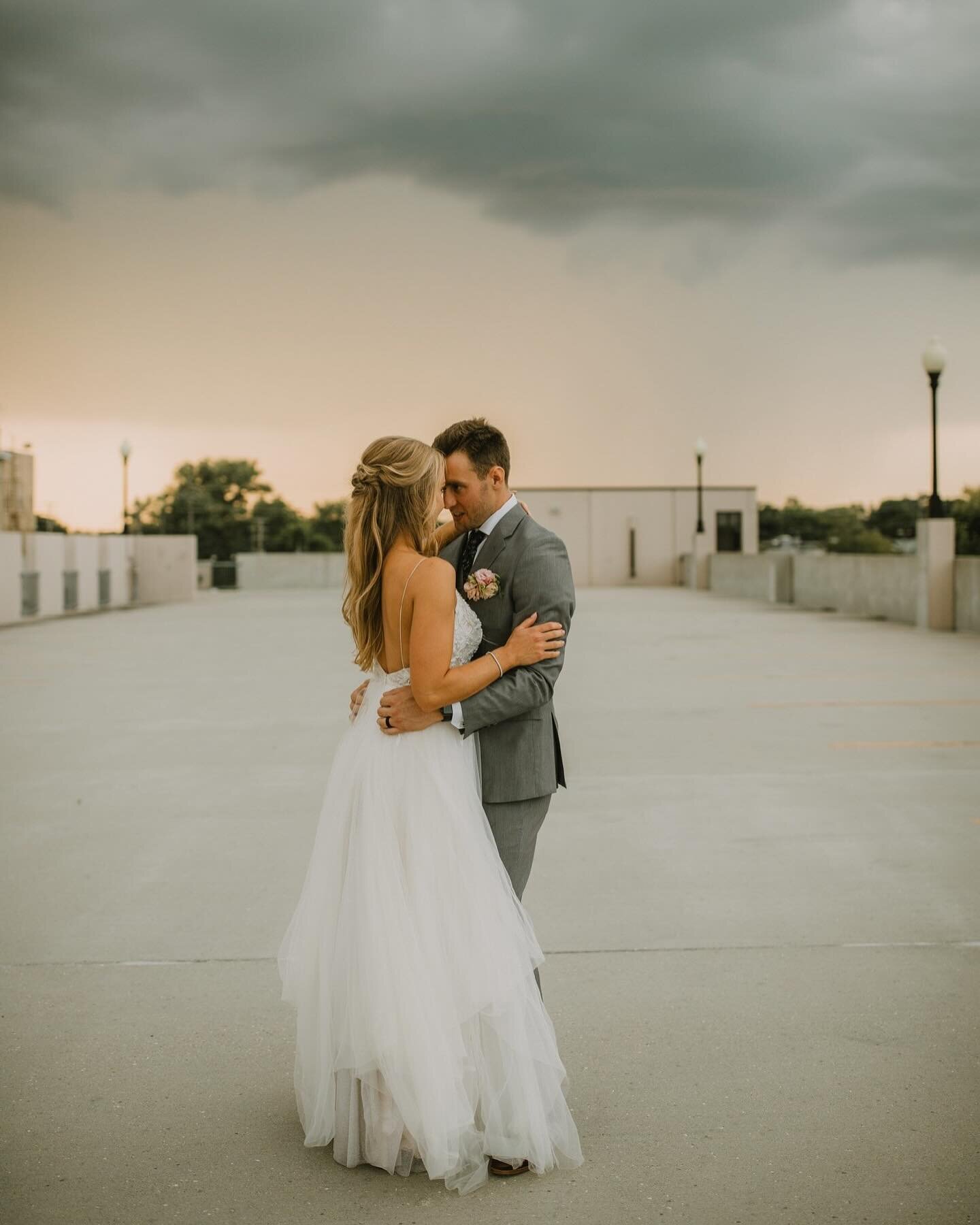 A little more of Madison &amp; James and their epic storm cloud sunset 😍