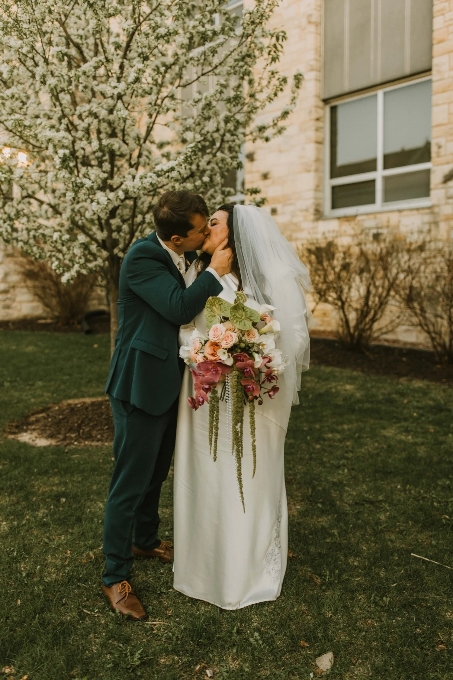 097_M&R-Milwaukee Wedding Photographer Videographer-815.jpg