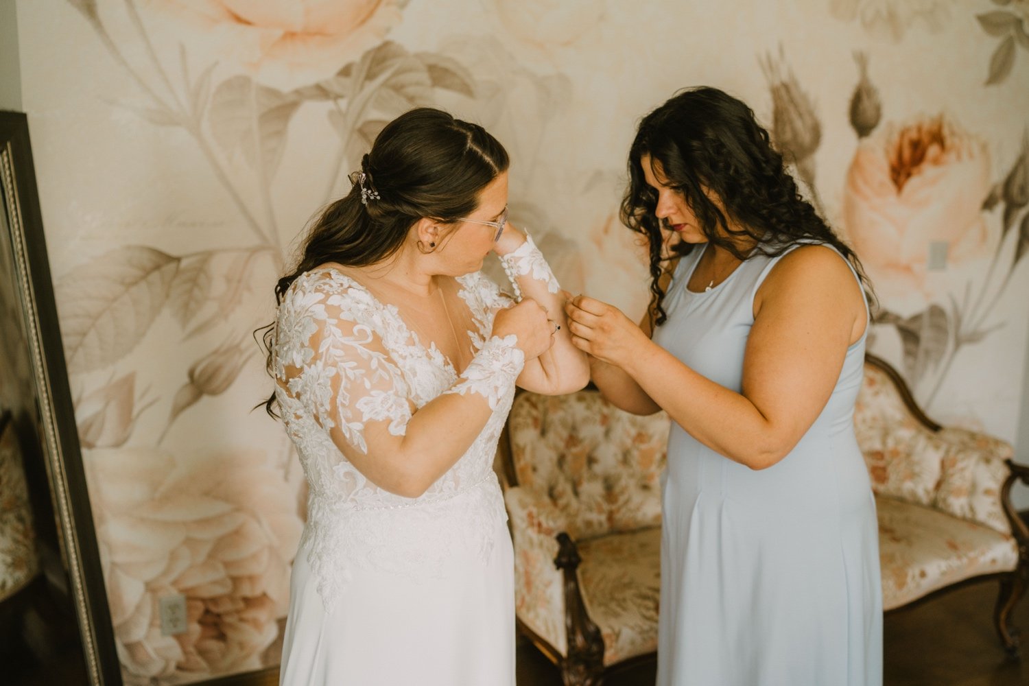 013_A&J-Milwaukee Wedding Photographer Videographer-180.jpg