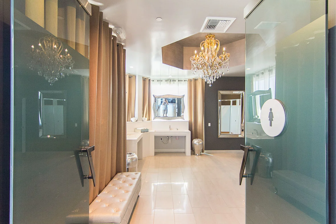 VTG_womens-restroom_2nd-floor_2.jpg