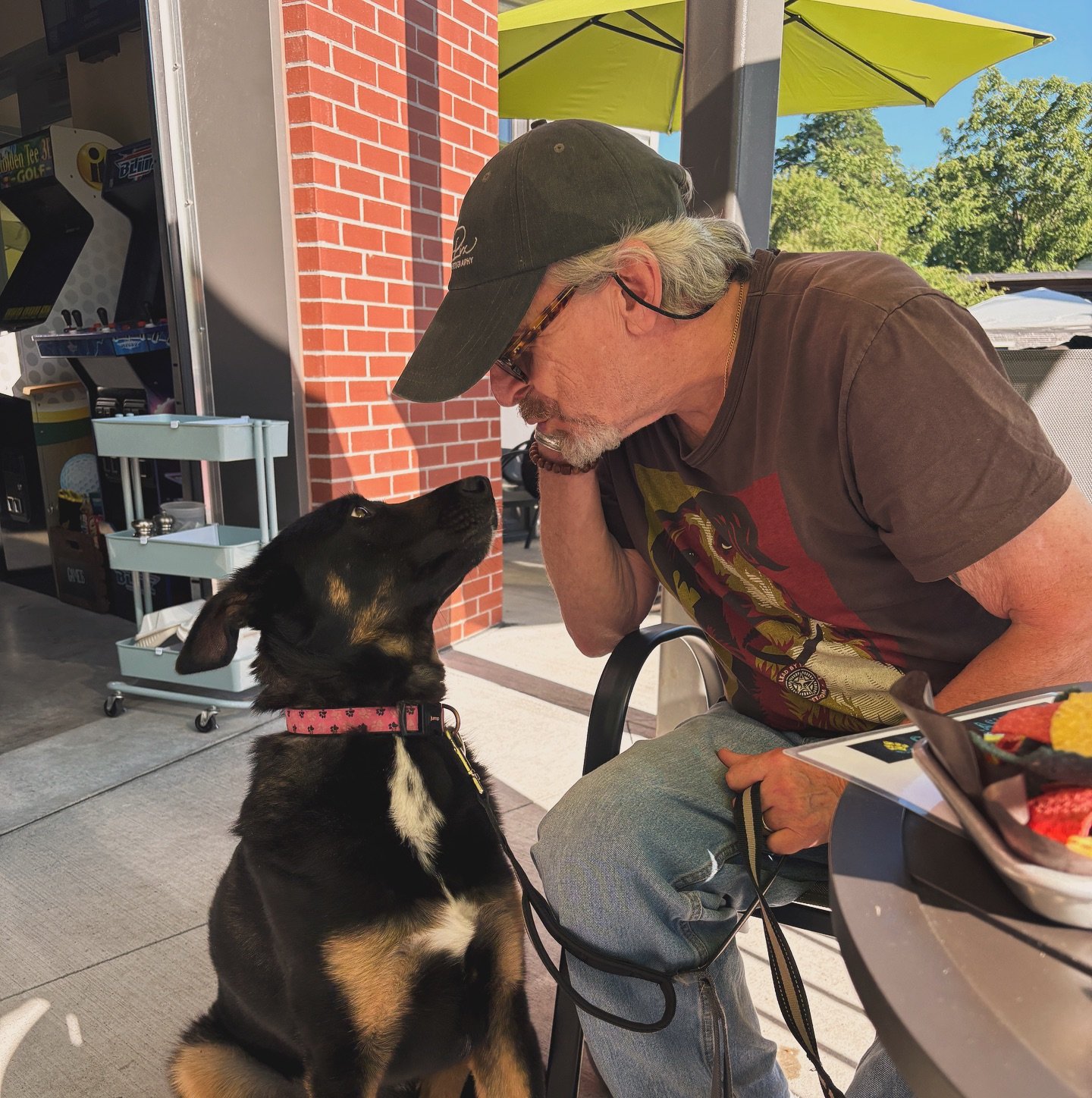 More of that Bark n Brew we ❤️ so much…
.
#barknbrew
@cobourgpetnanny @smartnotcheap