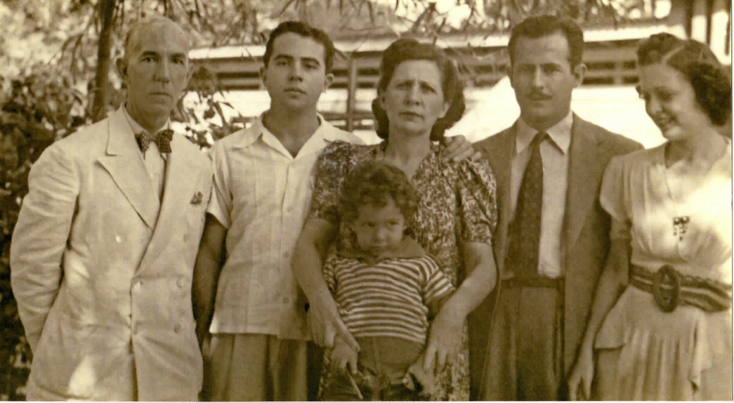 FerrerFamilia_Glora+Ille.jpg