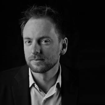 Robert Stuart-Smith Director | Autonomous Manufacturing Lab (AML) Robert is the Director of PennDesign's Autonomous Manufacturing Lab(AML) and Assistant Professor of Architecture, specializing in robotic manufacturing and generative design. He also directs AML-UCLCS, Department of Computer Science at University College of London, where he is currently a Co-Investigator for research into Aerial Additive Building Manufacturing (Aerial ABM) — an EPSRC funded research project developing an autonomous robot swarm system for in-situ 3D-printed construction. 