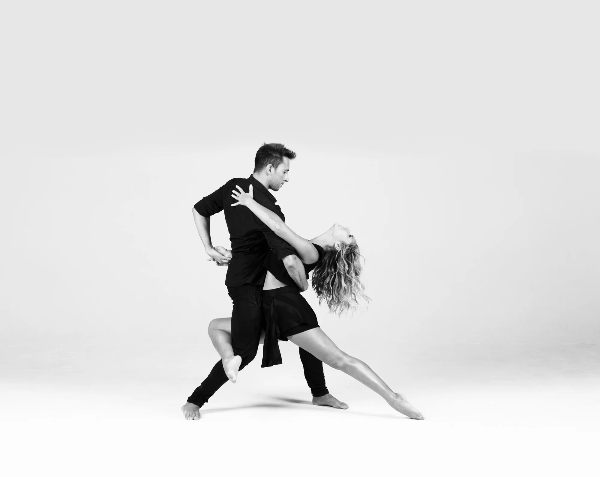 move-dance-studio-splash-b&w.jpg