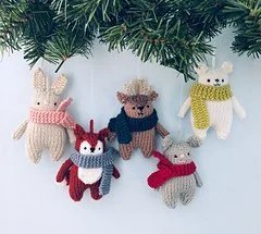 Christmas_Animal_Knit_Ornaments1_small.jpg