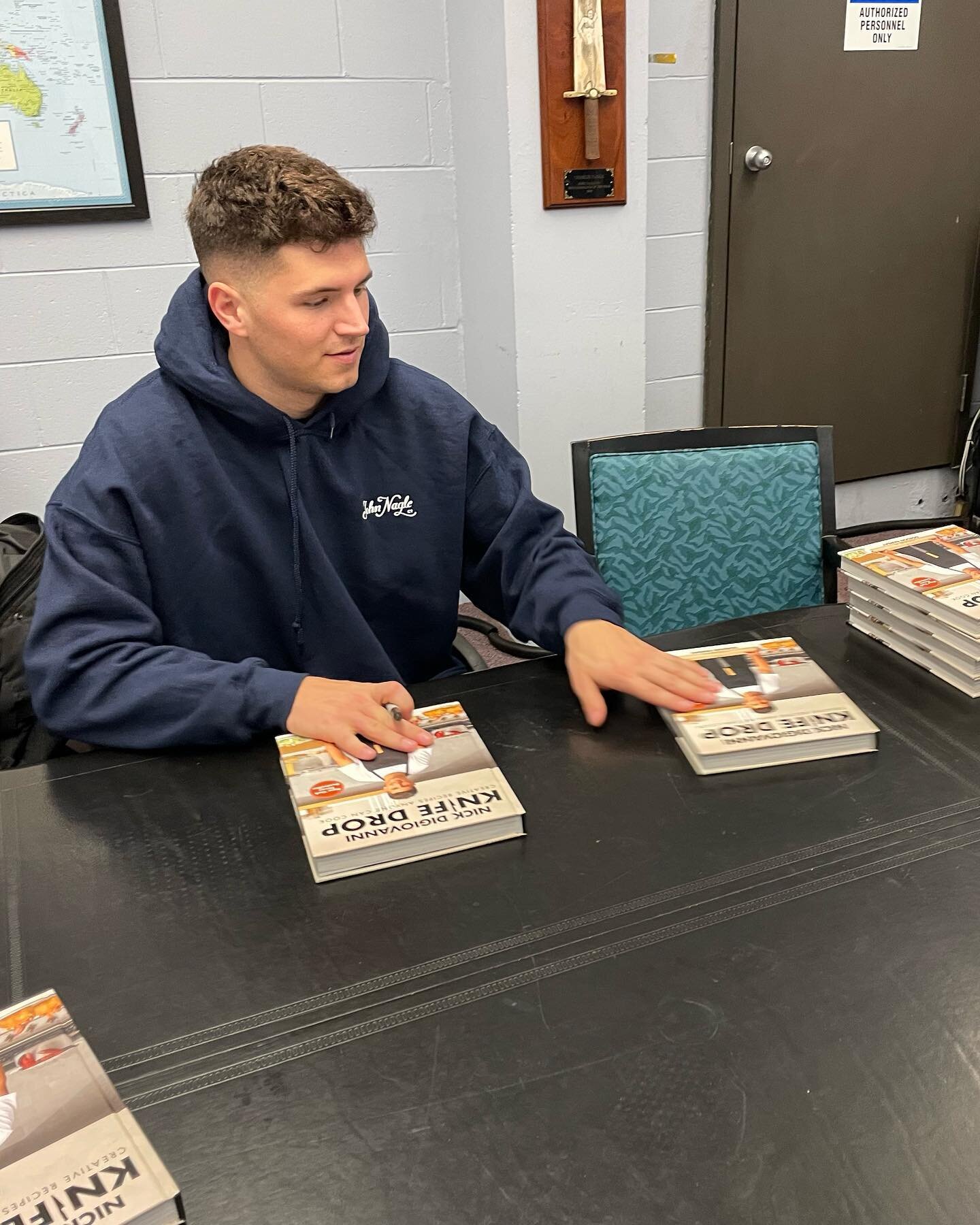 📣🎄Holiday Raffle Alert! 🎄📣
 
Our friend @nick.digiovanni stopped by our office last week to sign a few copies of his @nytbooks best seller &ldquo;Knife Drop&rdquo; for us and our seafood friends.

In order to be entered in a chance to win a signe